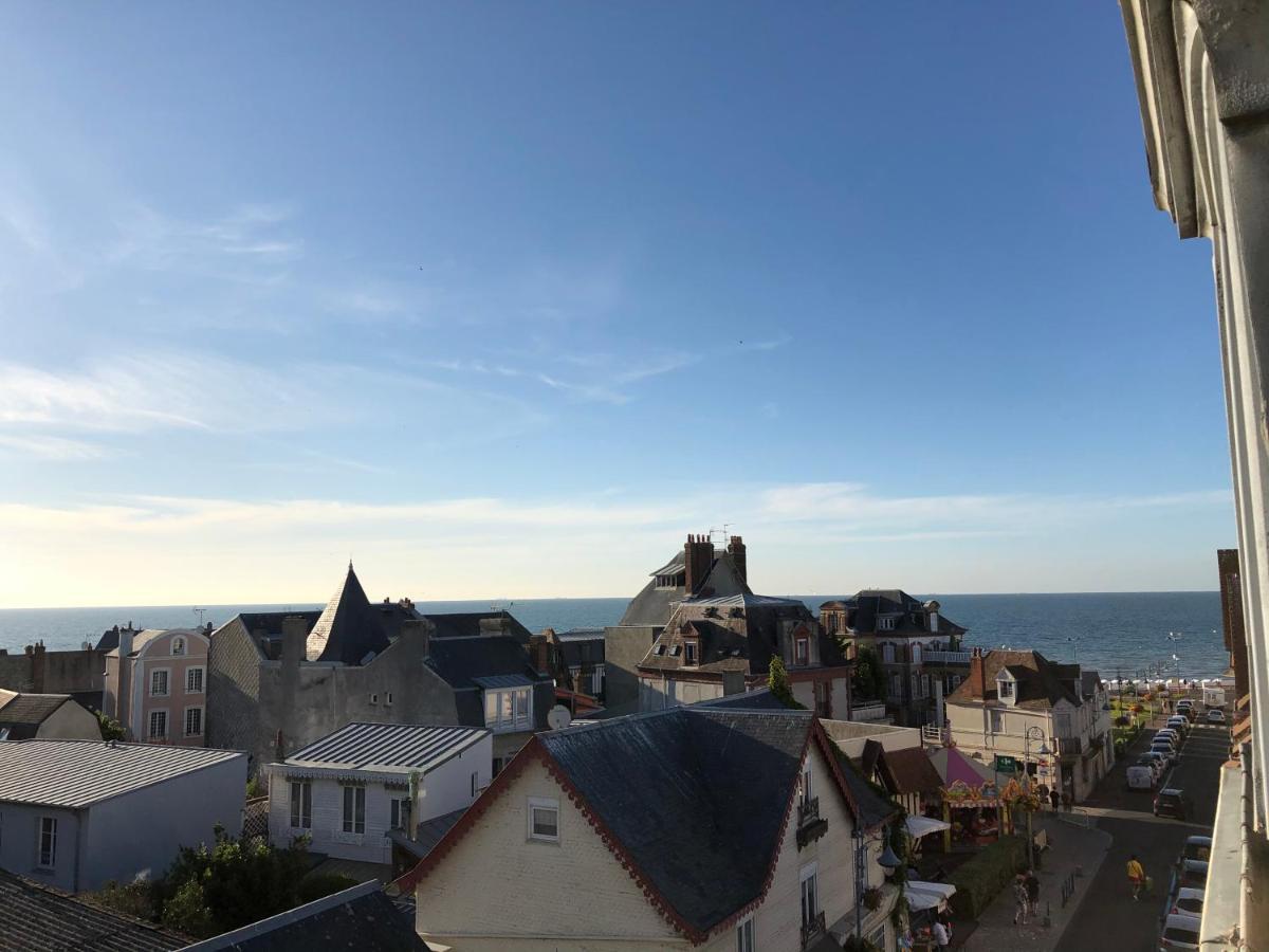 Appartement Avec Balcon - Vue Mer - 100M De La Plage - Hypercentre - 55M2 Villers-sur-Mer Kültér fotó