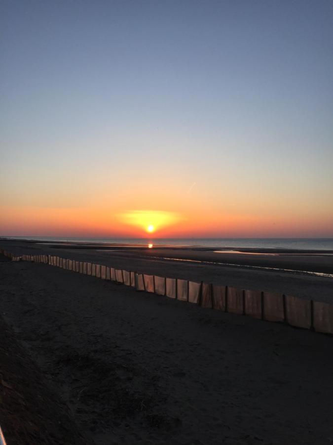 Appartement Avec Balcon - Vue Mer - 100M De La Plage - Hypercentre - 55M2 Villers-sur-Mer Kültér fotó
