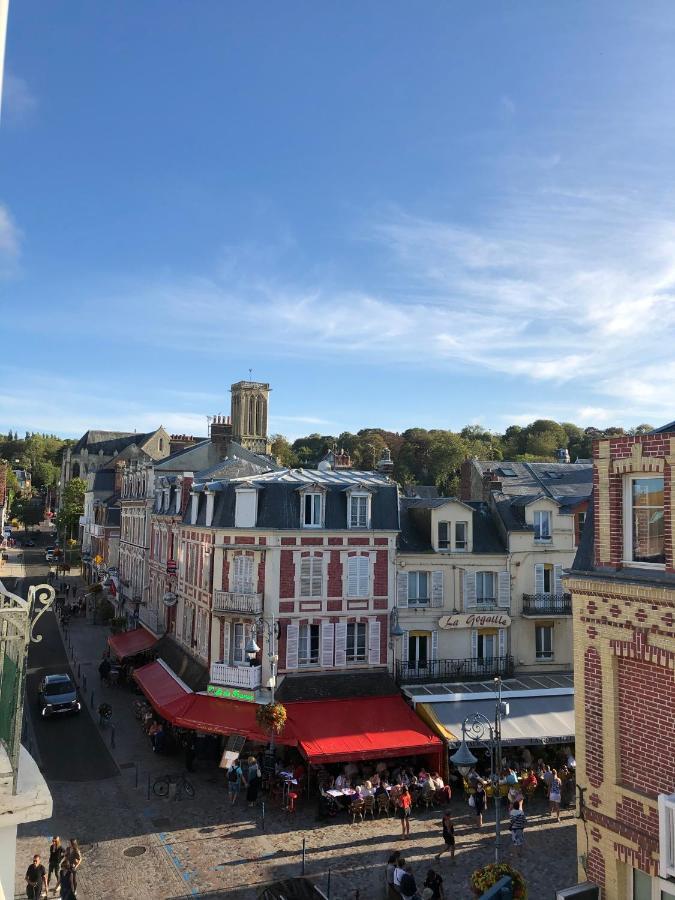 Appartement Avec Balcon - Vue Mer - 100M De La Plage - Hypercentre - 55M2 Villers-sur-Mer Kültér fotó